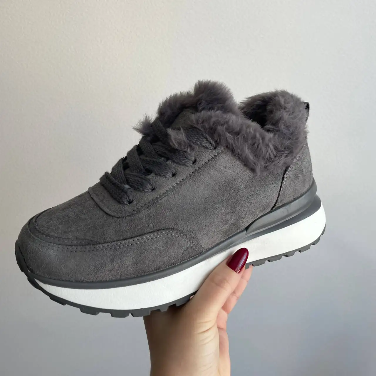 Женские кроссовки из натуральной замши - Обувь (Одежда) в Москва