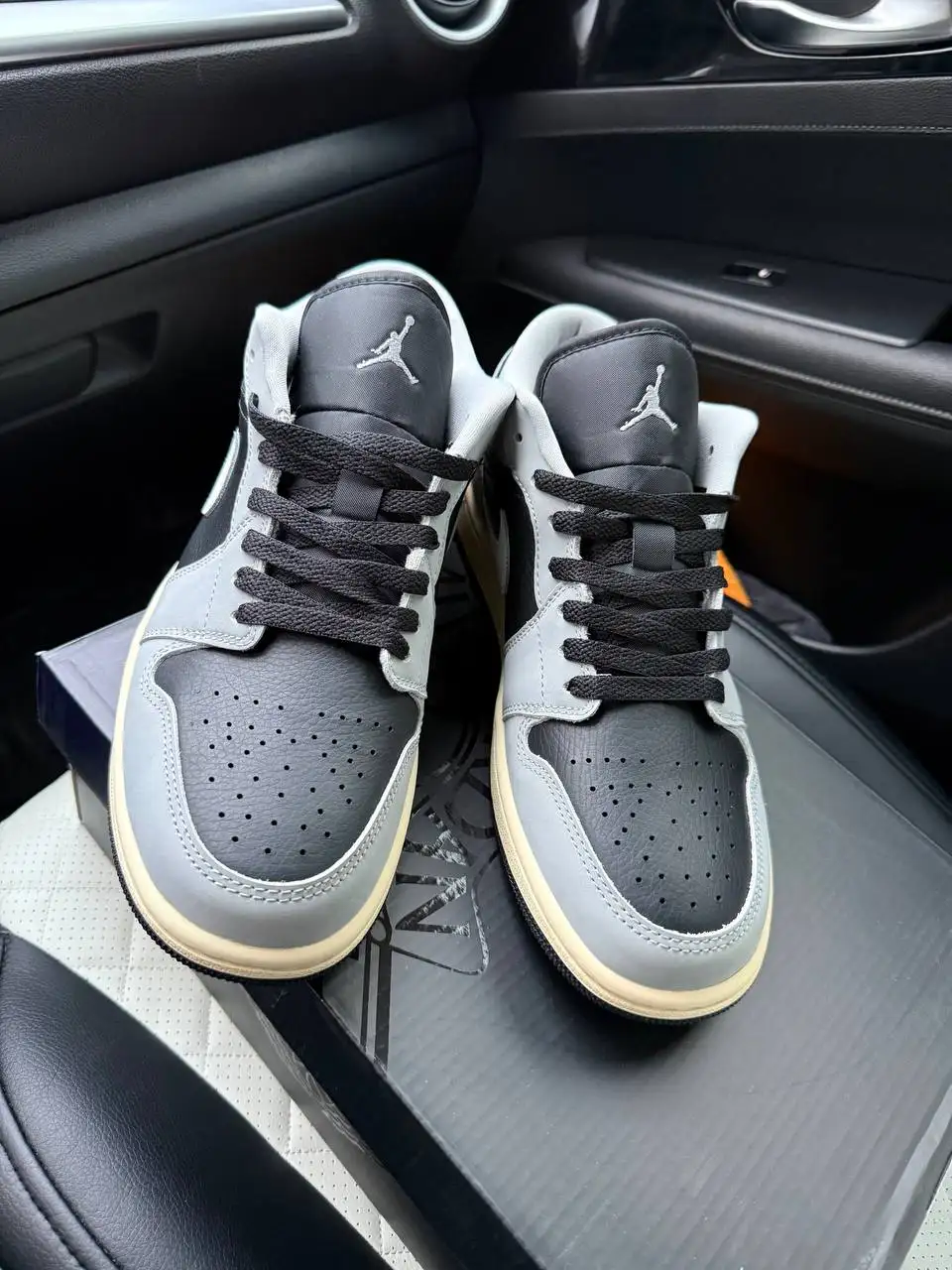 Jordan 1 Love оригинал размер 42 - Кроссовки (Одежда) в Москва