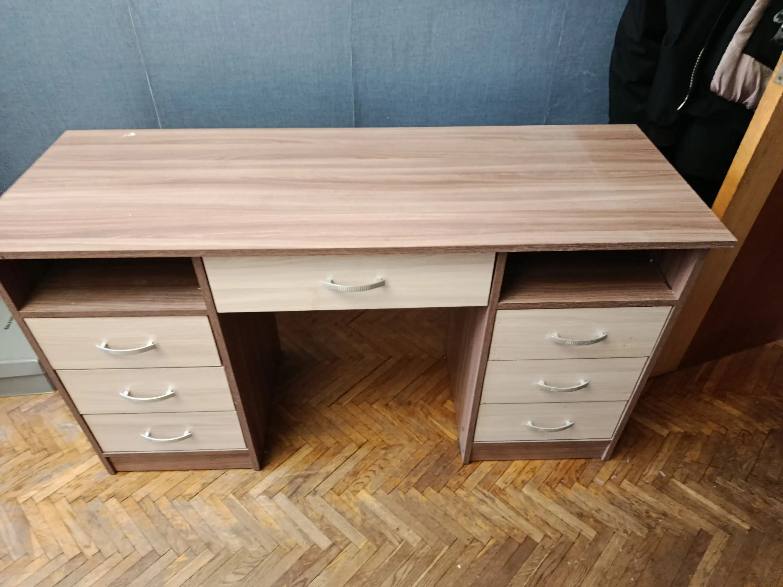 Рабочий стол HIT-12 - Мебель (Барахолка) в Москва