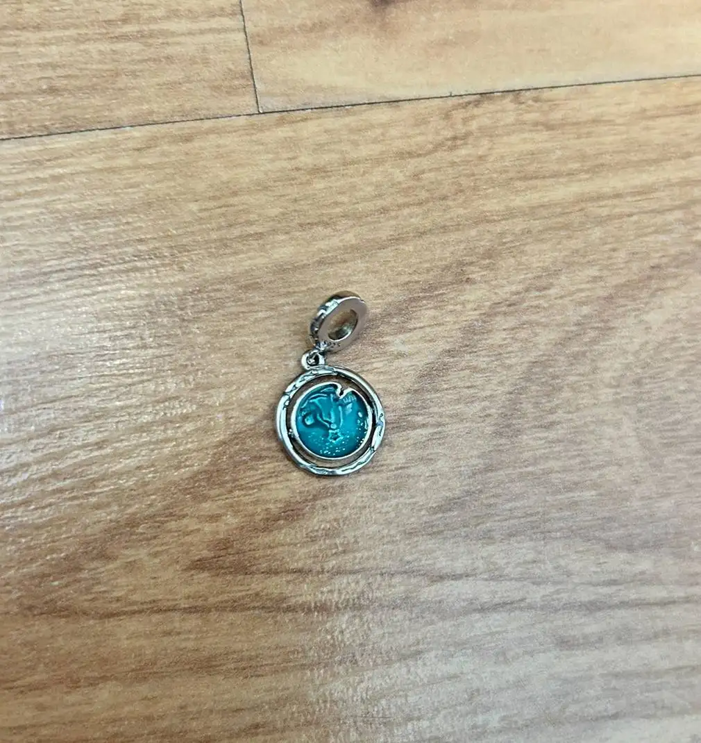 Серебряный шарм «очень странные дела» - Барахолка в Москва