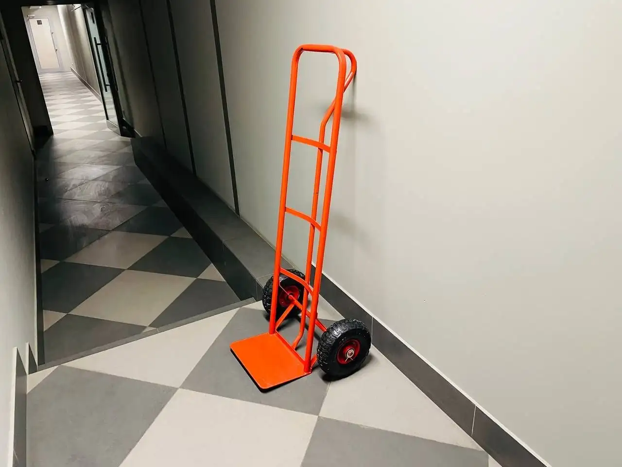 Продажа тележек, этажерок, обувниц - Мебель (Барахолка) в Москва