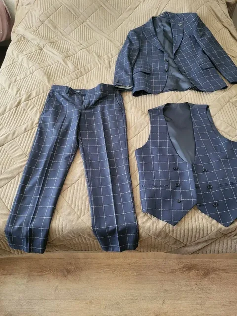 Продам мужской костюм тройка - Спортивная обувь в Москва