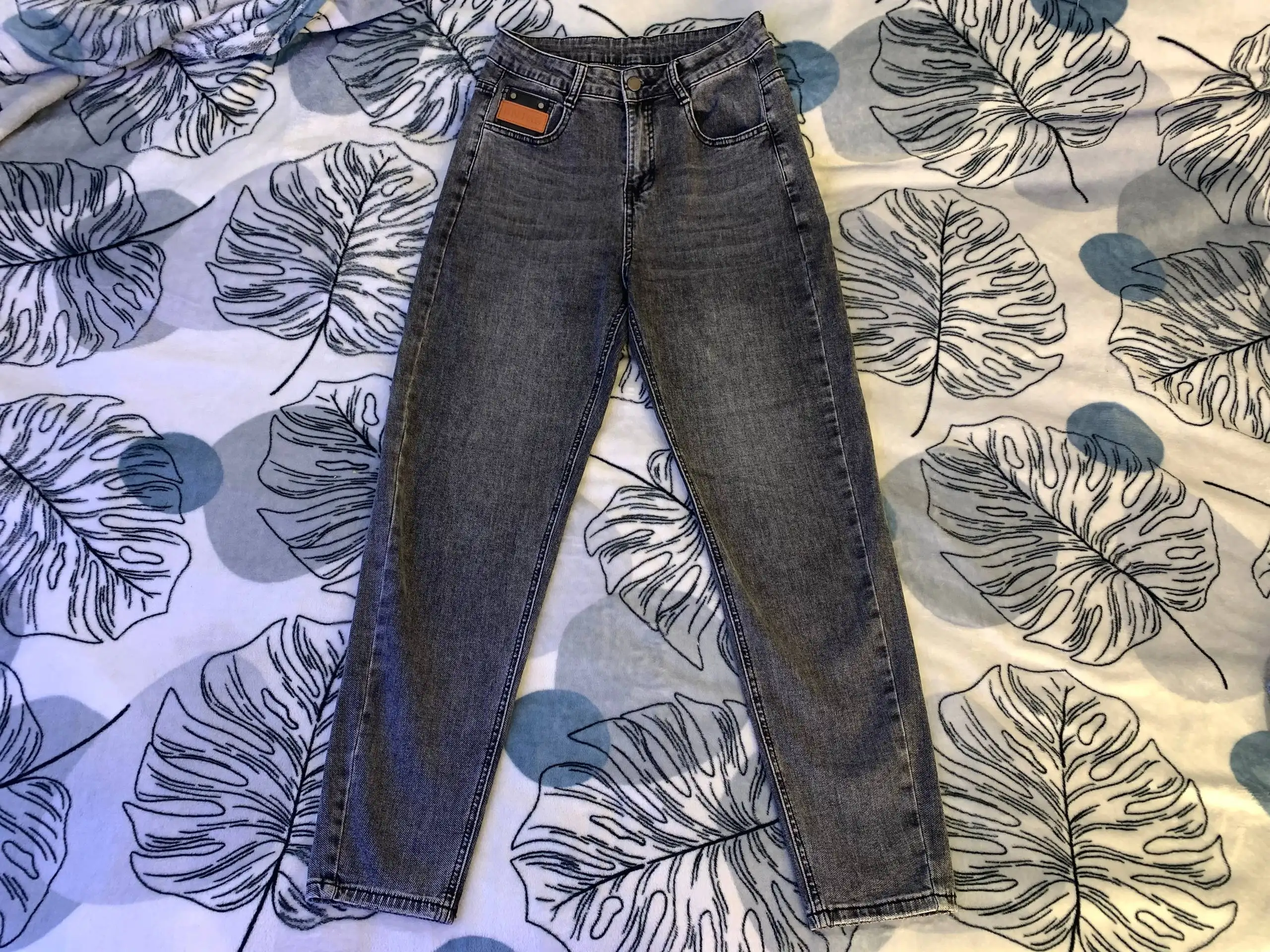 Продажа джинсов в отличном состоянии - Джинсы (Одежда) в Москва