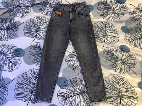 Продажа джинсов в отличном состоянии - частное объявление в Москва