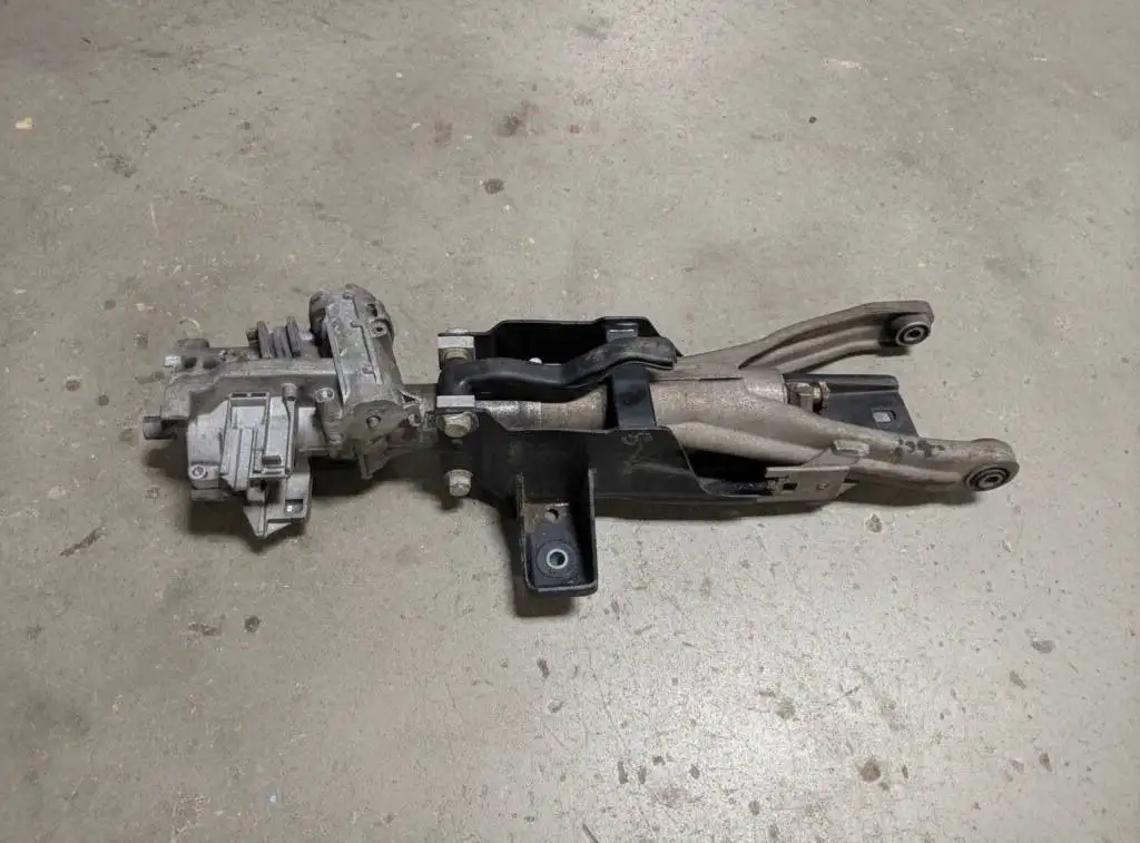 Рулевая колонка на BMW E34 - Рулевое управление (Запчасти) в Москва