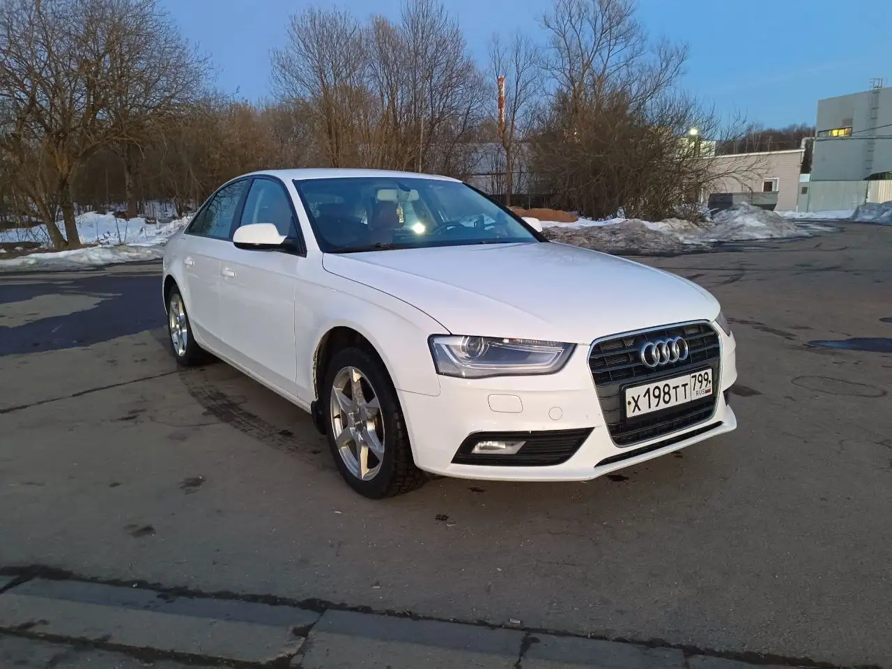 Продажа Audi A4 B8 2014 года рестайлинг - Авто в Москва