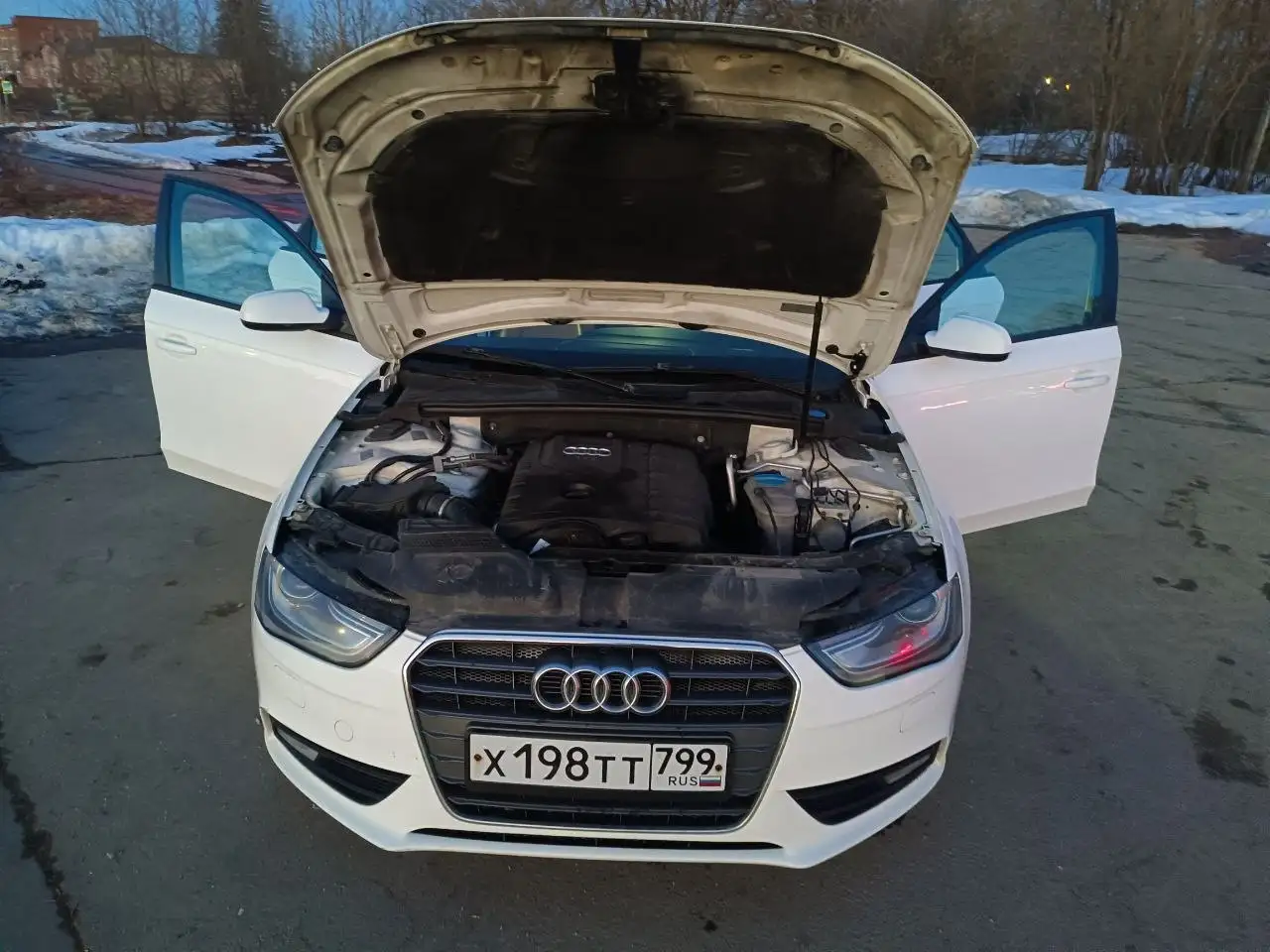 Продажа Audi A4 B8 2014 года рестайлинг - Авто в Москва