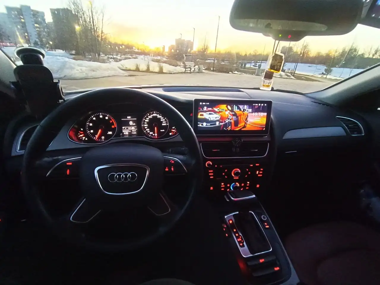Продажа Audi A4 B8 2014 года рестайлинг - Авто в Москва