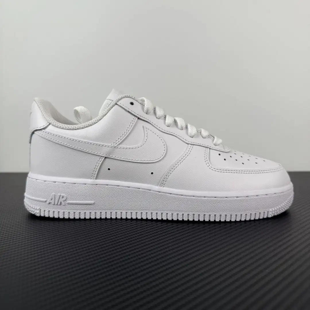 Nike Air Force 1 Triple White размер 37 - Обувь (Одежда) в Москва
