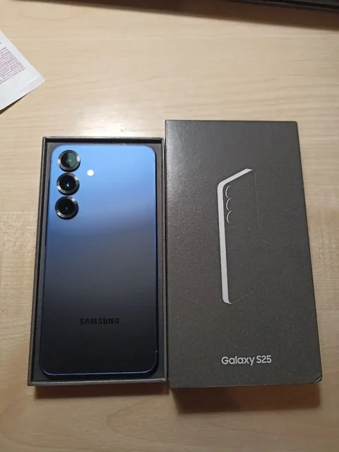 Samsung Galaxy S25 12/128 Snapdragon 8 Elite - Умные часы в Москва
