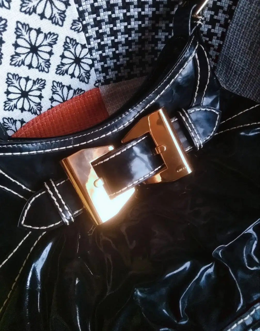 Сумка Gucci винтаж и очки Prada актуальной модели - Барахолка в Москва