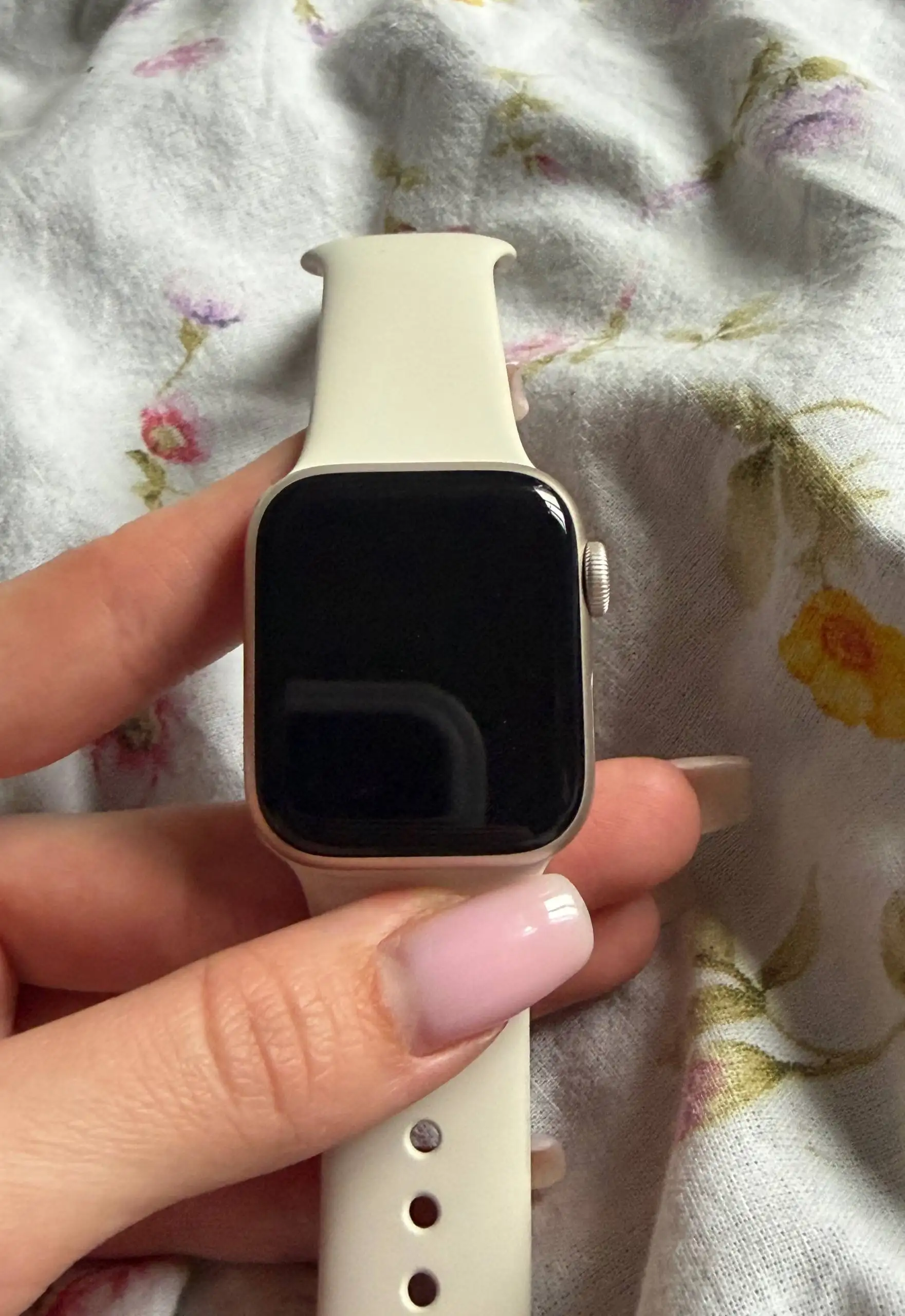 Продам Apple Watch SE 2 40 мм Starlight - Умные часы (Электроника) в Москва