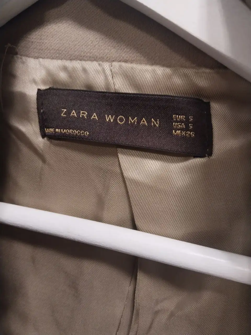 Модная куртка Zara с высоким воротом, размер 42-44 - Верхняя одежда (Одежда) в Москва