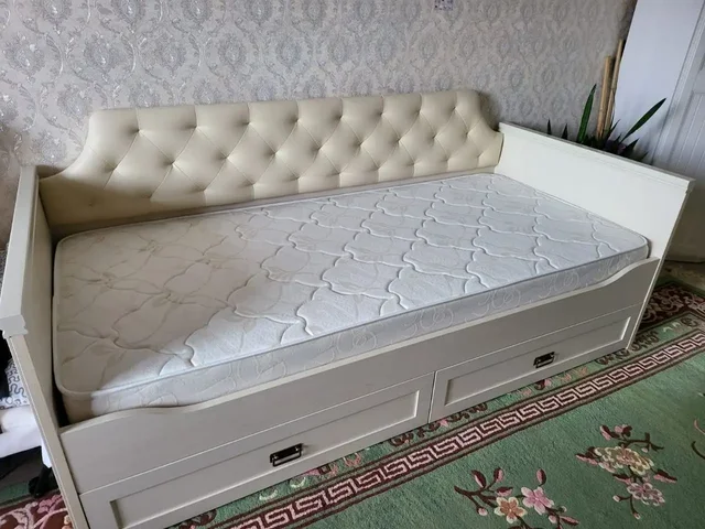 Практически новая кровать с ортопедическим матрасом - Медицинская техника в Москва