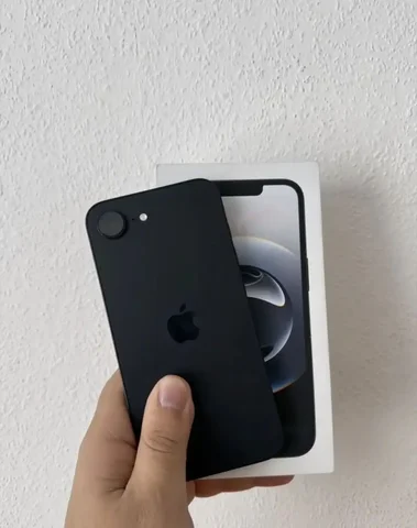 iPhone 16e 128 ГБ - VR-очки в Москва