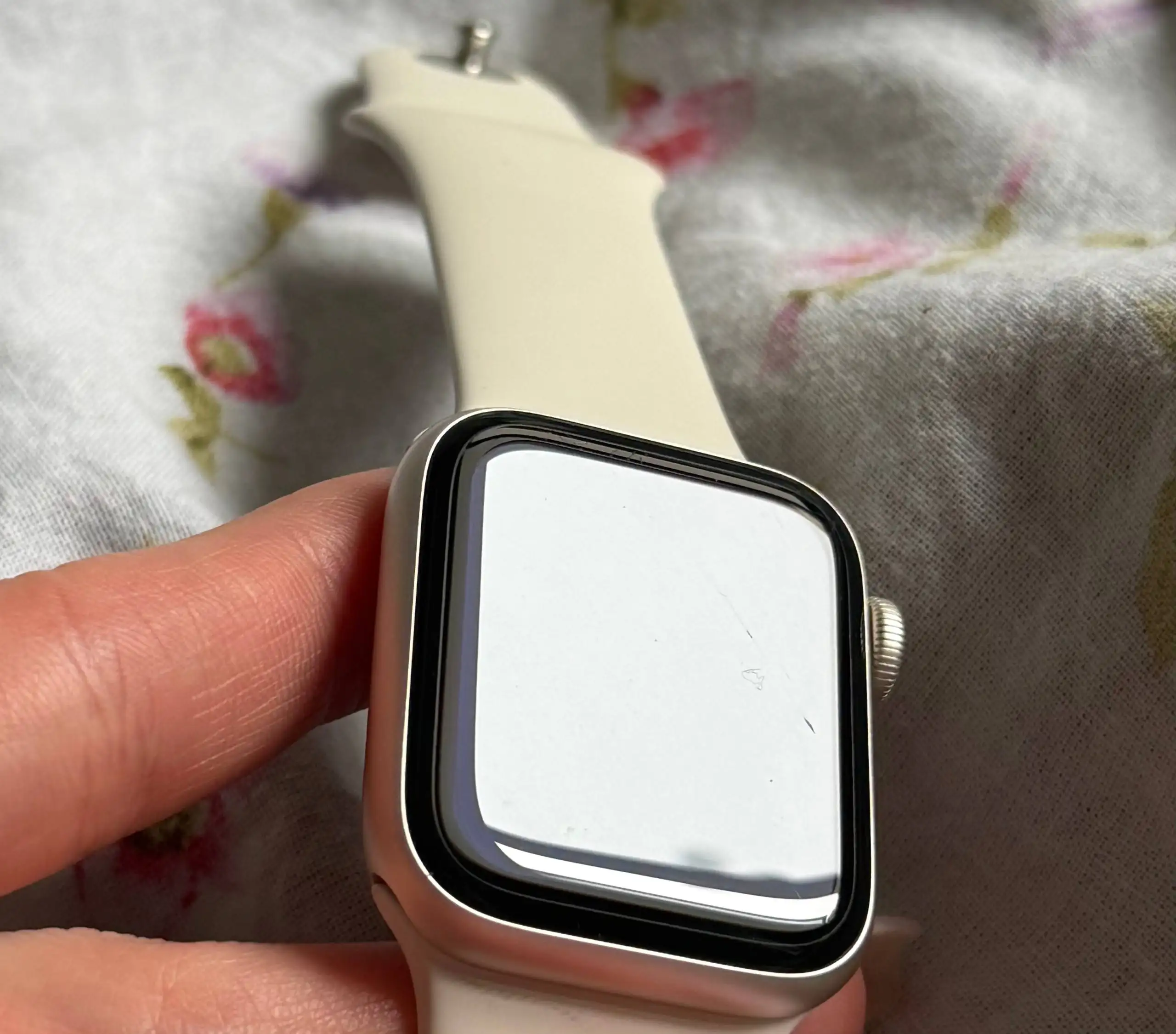Apple Watch SE 2 40 мм GPS Starlight с плёнками - Часы (Электроника) в Москва