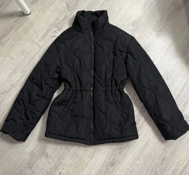 Демисезонная куртка Na-KD размера S - Одежда в Москва