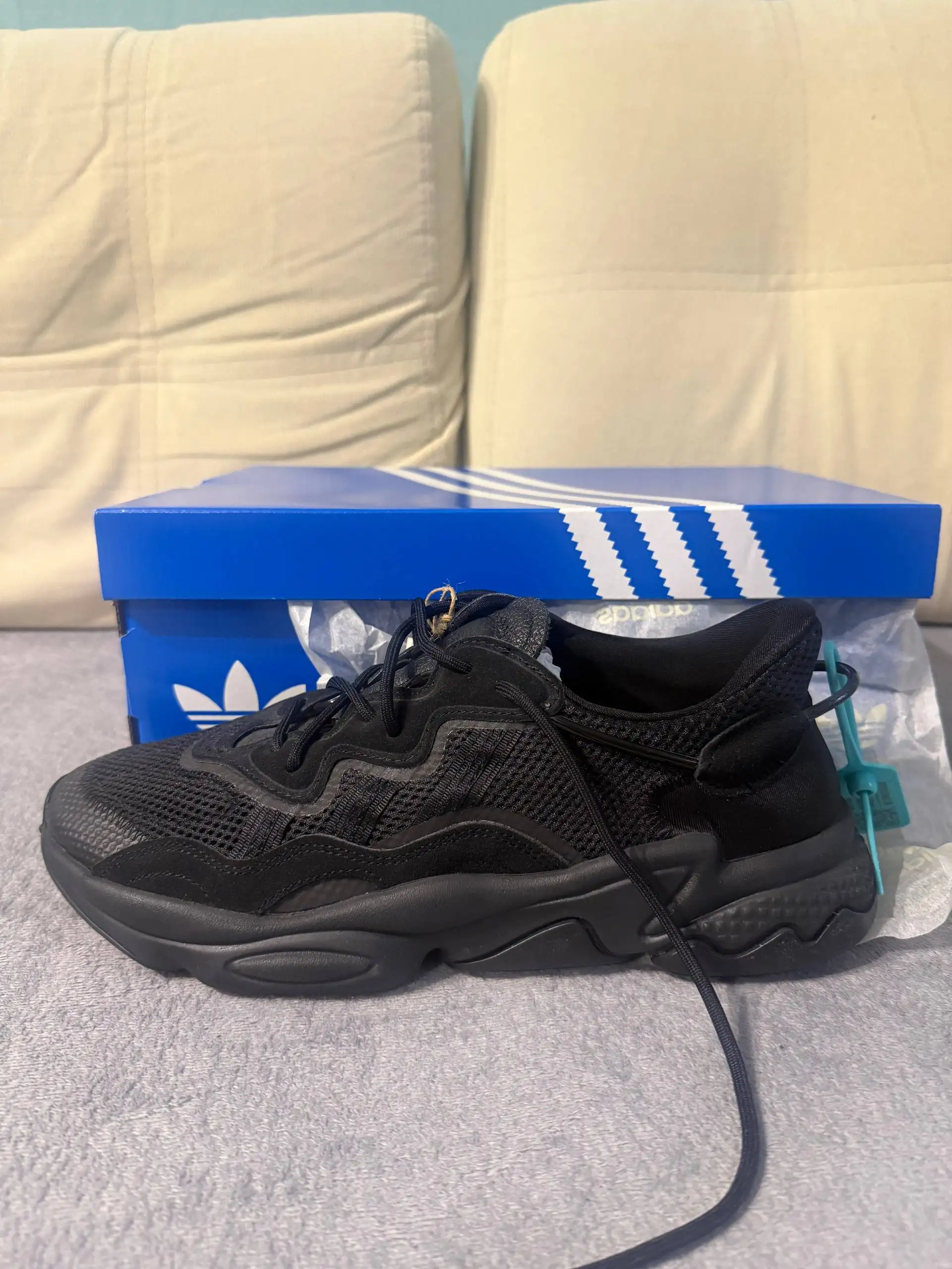Кроссовки Adidas Ozweego Black оригинал в Москве - Обувь (Одежда) в Москва