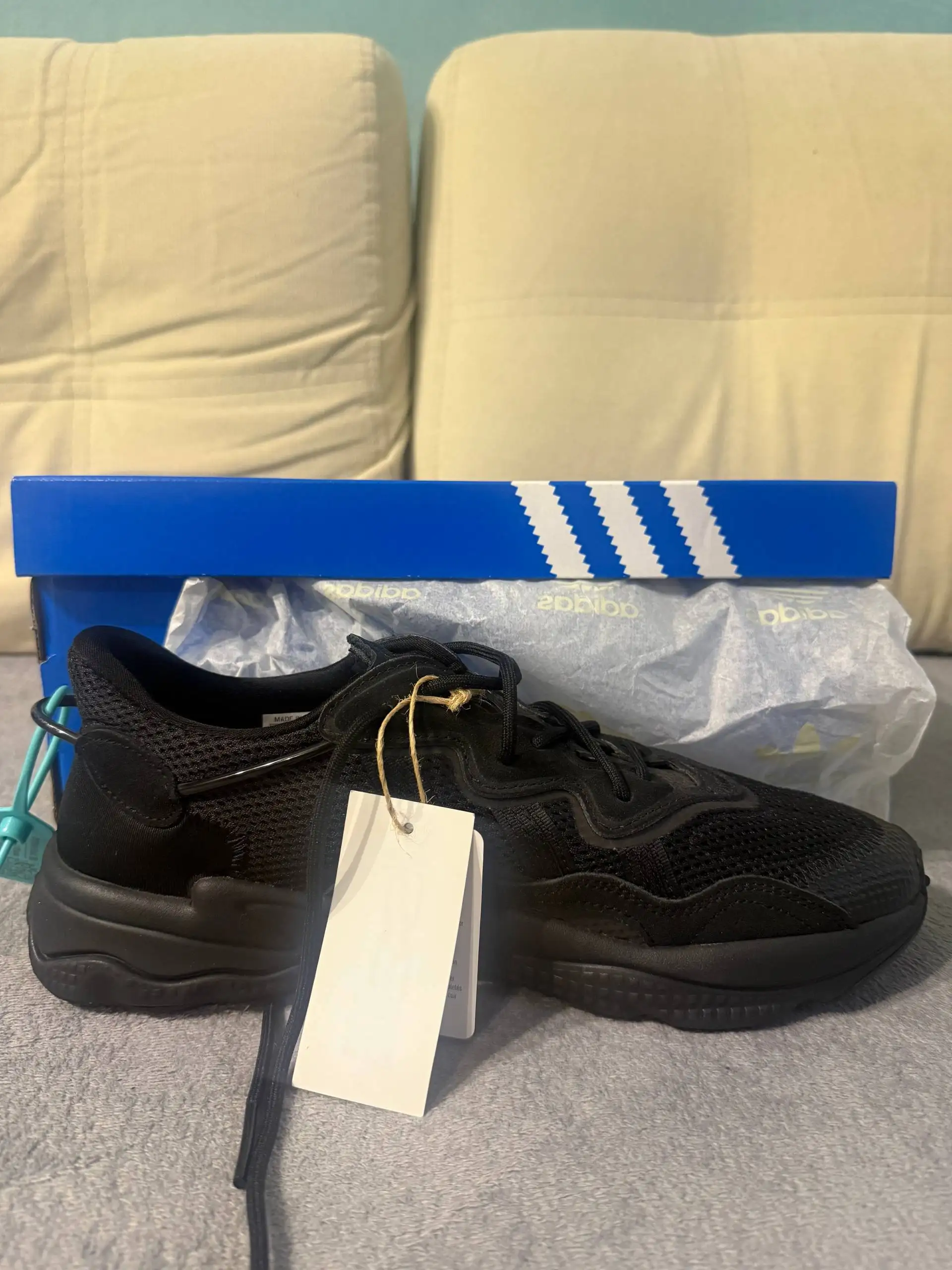 Кроссовки Adidas Ozweego Black оригинал в Москве - Обувь (Одежда) в Москва