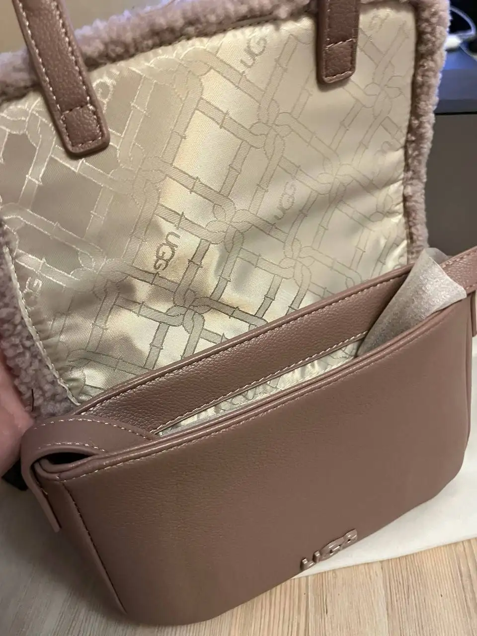 Продам качественные новые сумки - Сумки (Одежда) в Москва