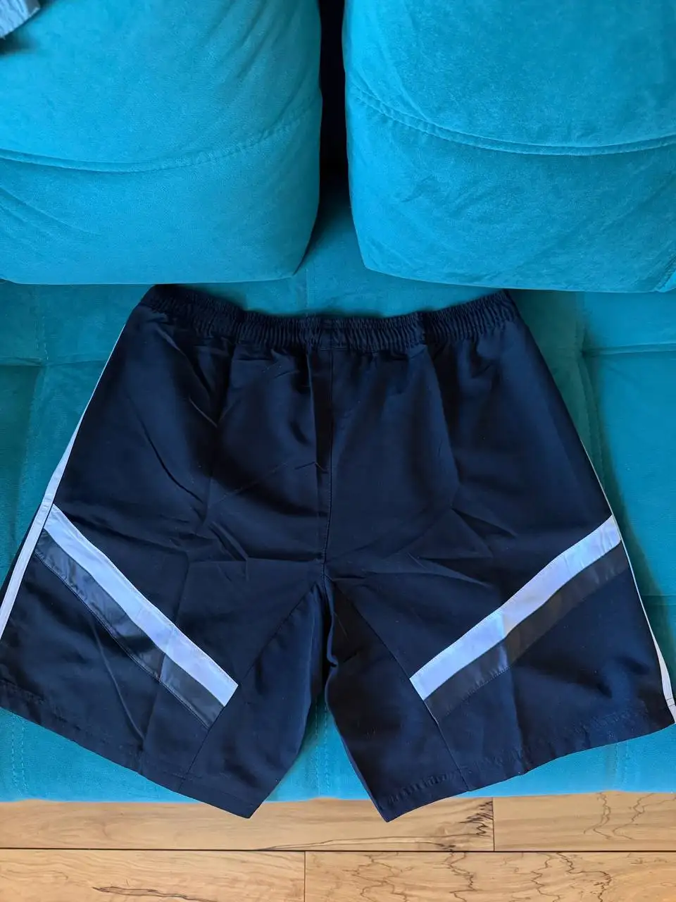 Новые шорты Adidas с биркой - Шорты (Одежда) в Москва