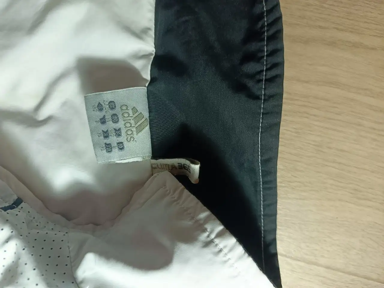 Продажа винтажных ветровок Adidas и Umbro - Верхняя одежда (Одежда) в Москва