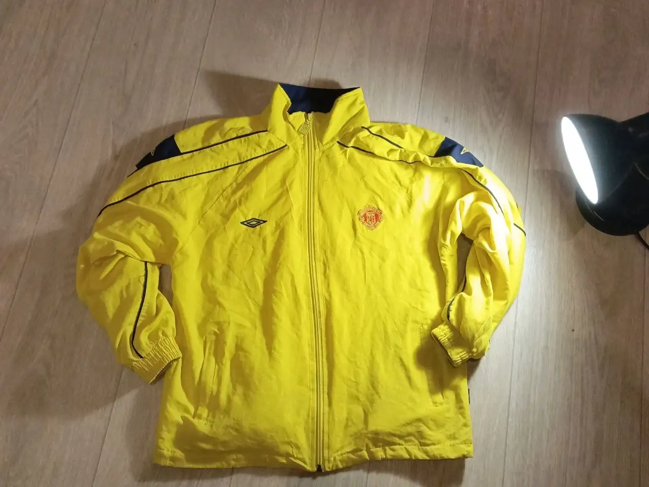 Продажа винтажных ветровок Adidas и Umbro - Верхняя одежда (Одежда) в Москва