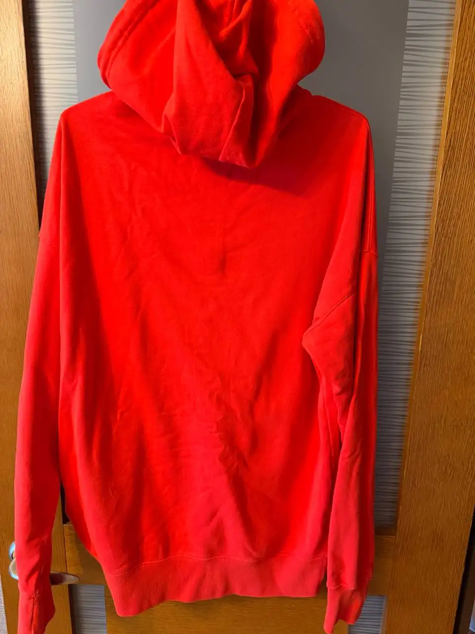 Худи Champion красного цвета размер L/XL - Верхняя одежда (Одежда) в Москва