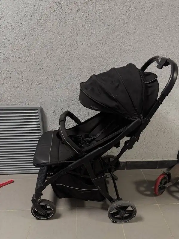 Прогулочная коляска - Коляски (Товары для детей) в Москва