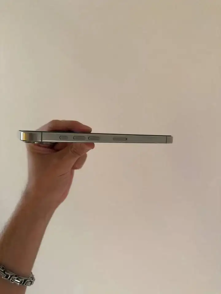 Продам Iphone 16 pro max 1tb - Смартфоны (Электроника) в Москва