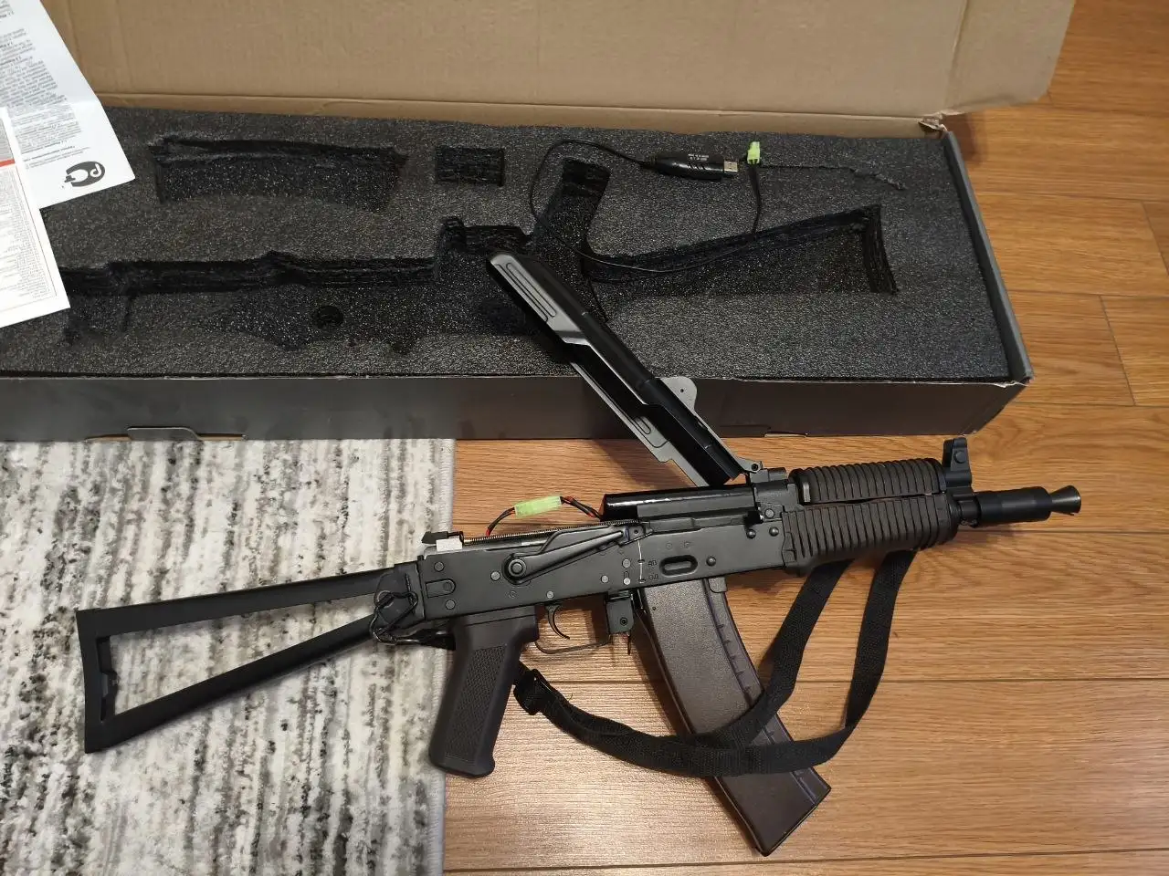 Страйкбольный автомат с аксессуарами - Страйкбол/пейнтбол (Хобби и отдых) в Москва