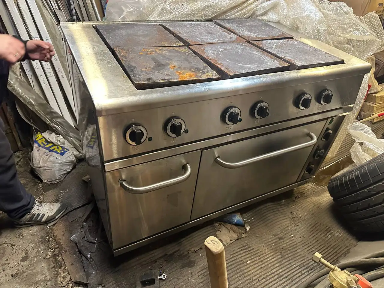 Продам плиту Rada 6 конфорок - Кухонная техника (Для дома и дачи) в Москва