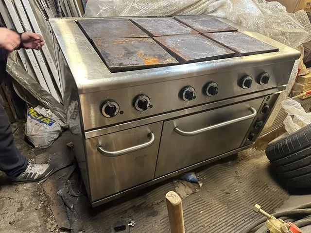 Продам плиту Rada 6 конфорок - Клининговая техника в Москва