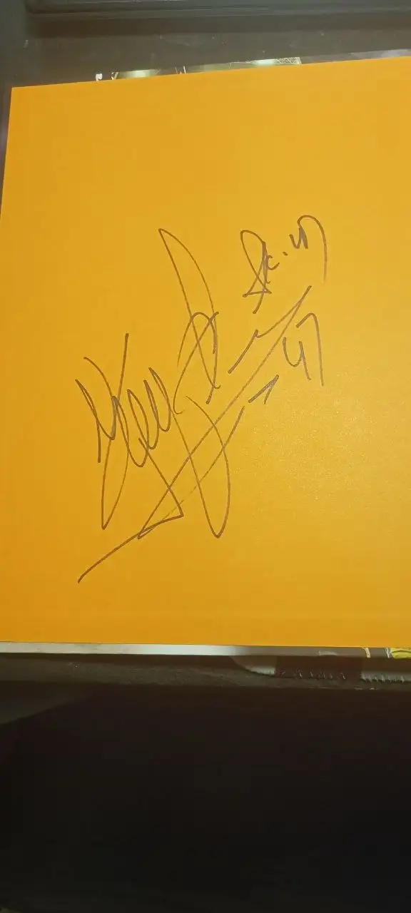 Энциклопедия баскетбола с подписью Андрея Кириленко - Хобби и отдых в Москва