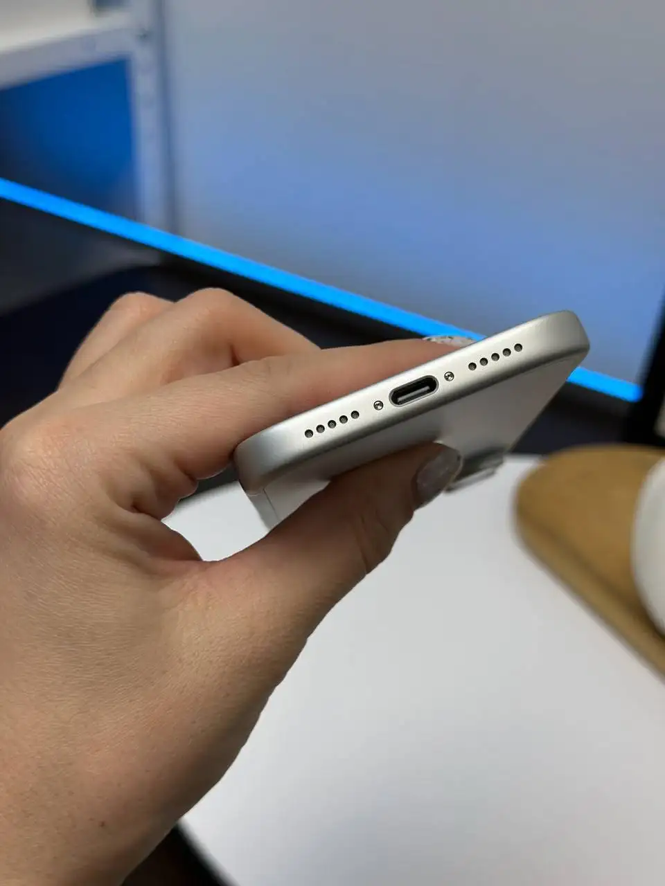 Продается iPhone 17 Pro Silver 256Gb - Электроника в Москва