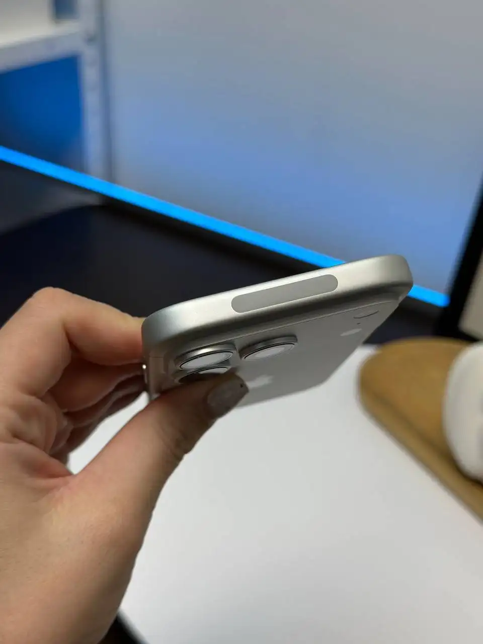 Продается iPhone 17 Pro Silver 256Gb - Электроника в Москва