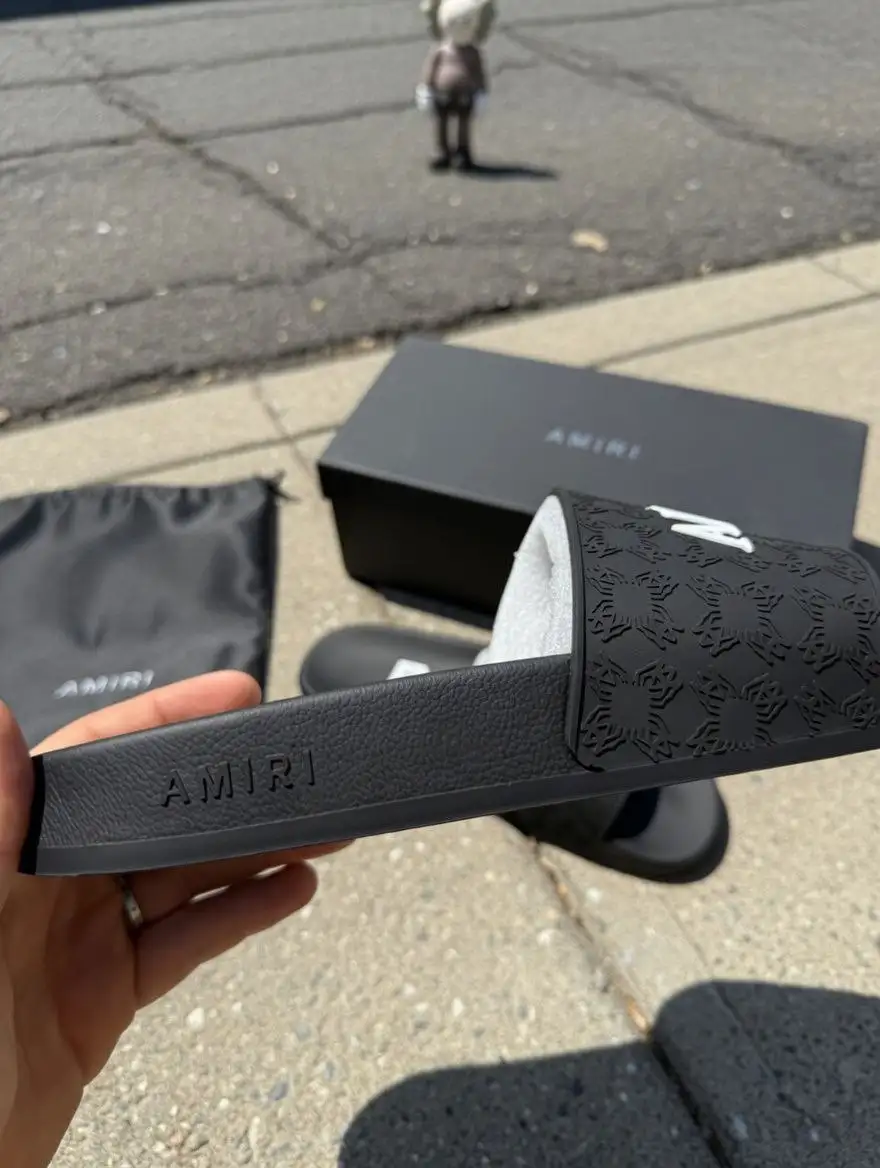 Сланцы Amiri Logo Slides - Обувь (Одежда) в Москва