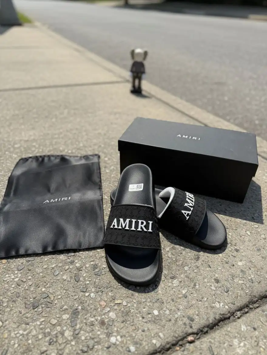 Сланцы Amiri Logo Slides - Обувь (Одежда) в Москва