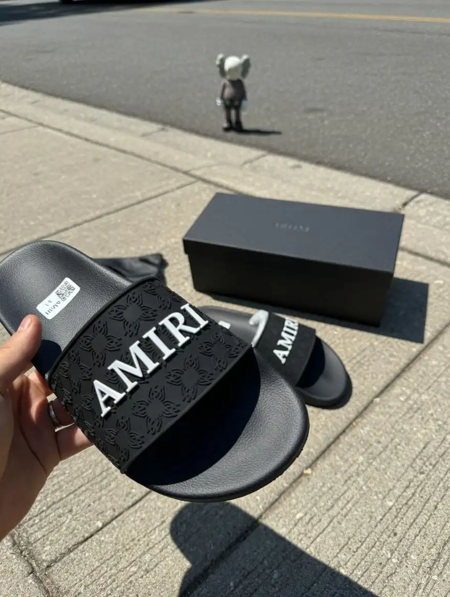 Сланцы Amiri Logo Slides - Обувь (Одежда) в Москва