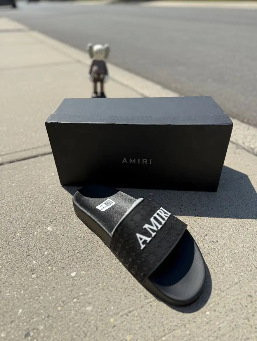 Сланцы Amiri Logo Slides - Обувь (Одежда) в Москва