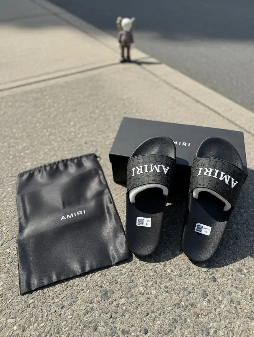 Сланцы Amiri Logo Slides - Обувь (Одежда) в Москва