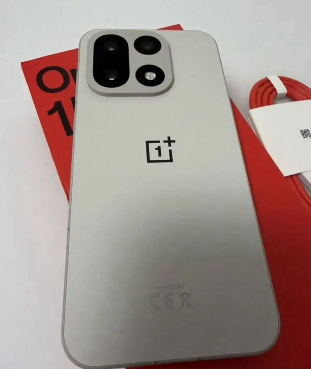 OnePlus 15 16/512 ГБ бежевый - Смартфоны (Электроника) в Москва