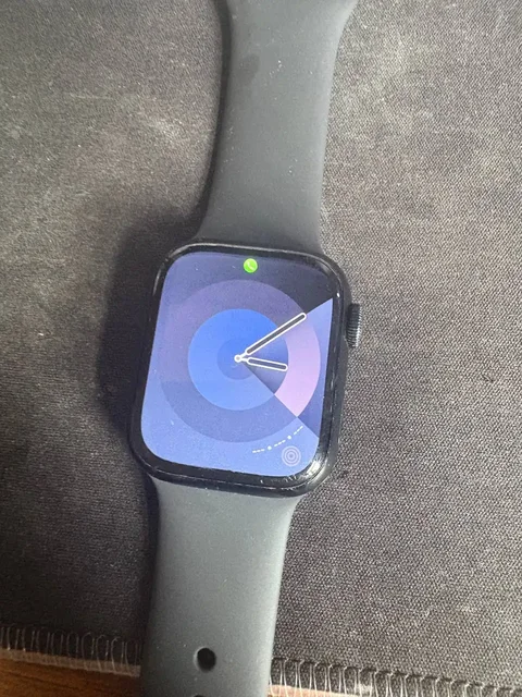 Apple Watch 7 41mm с царапинами - Компьютеры в Москва