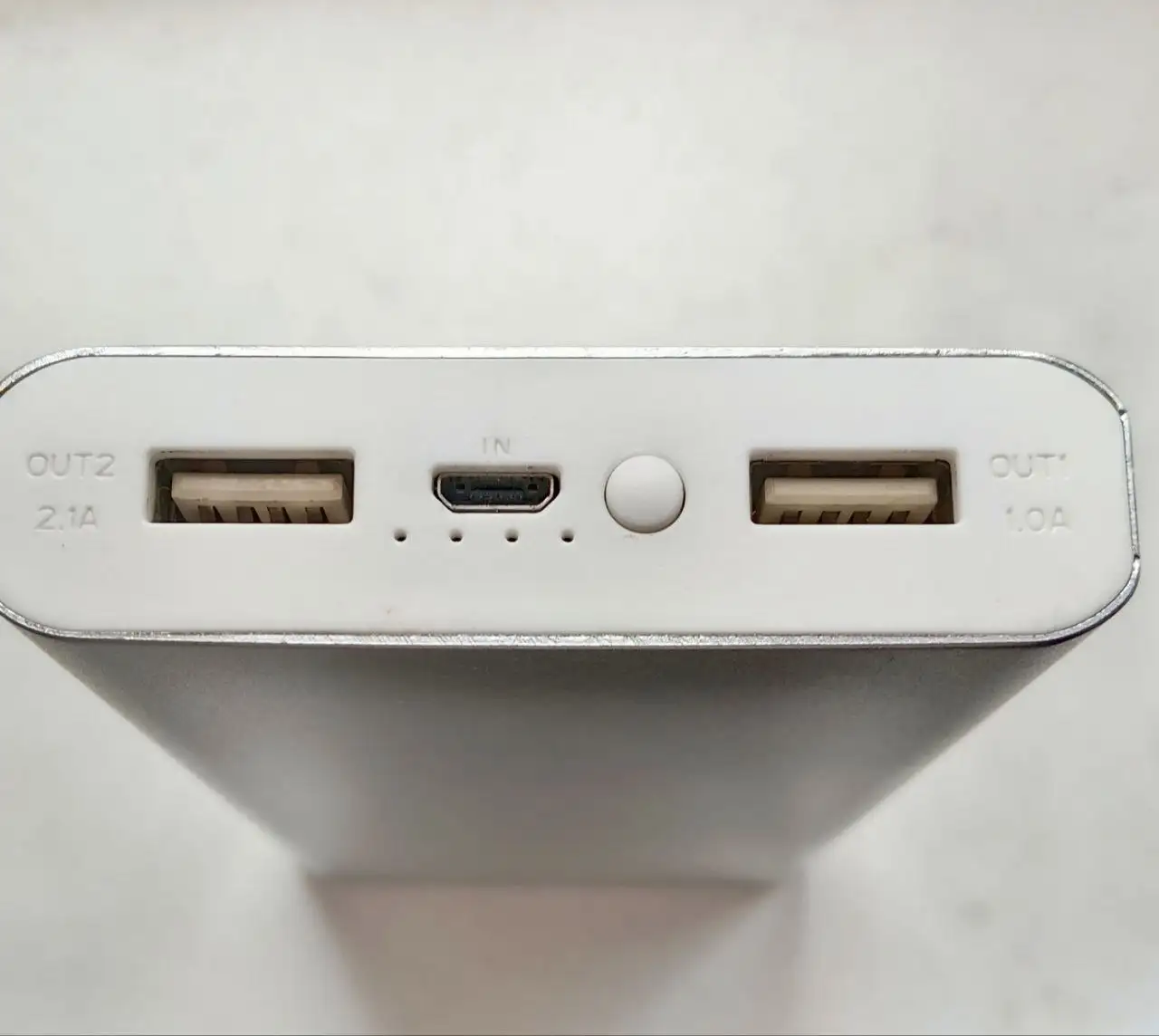 Пауэрбанк 2000 mAh метал. корпус ВТС - Пауэрбанки и зарядные устройства (Электроника) в Москва