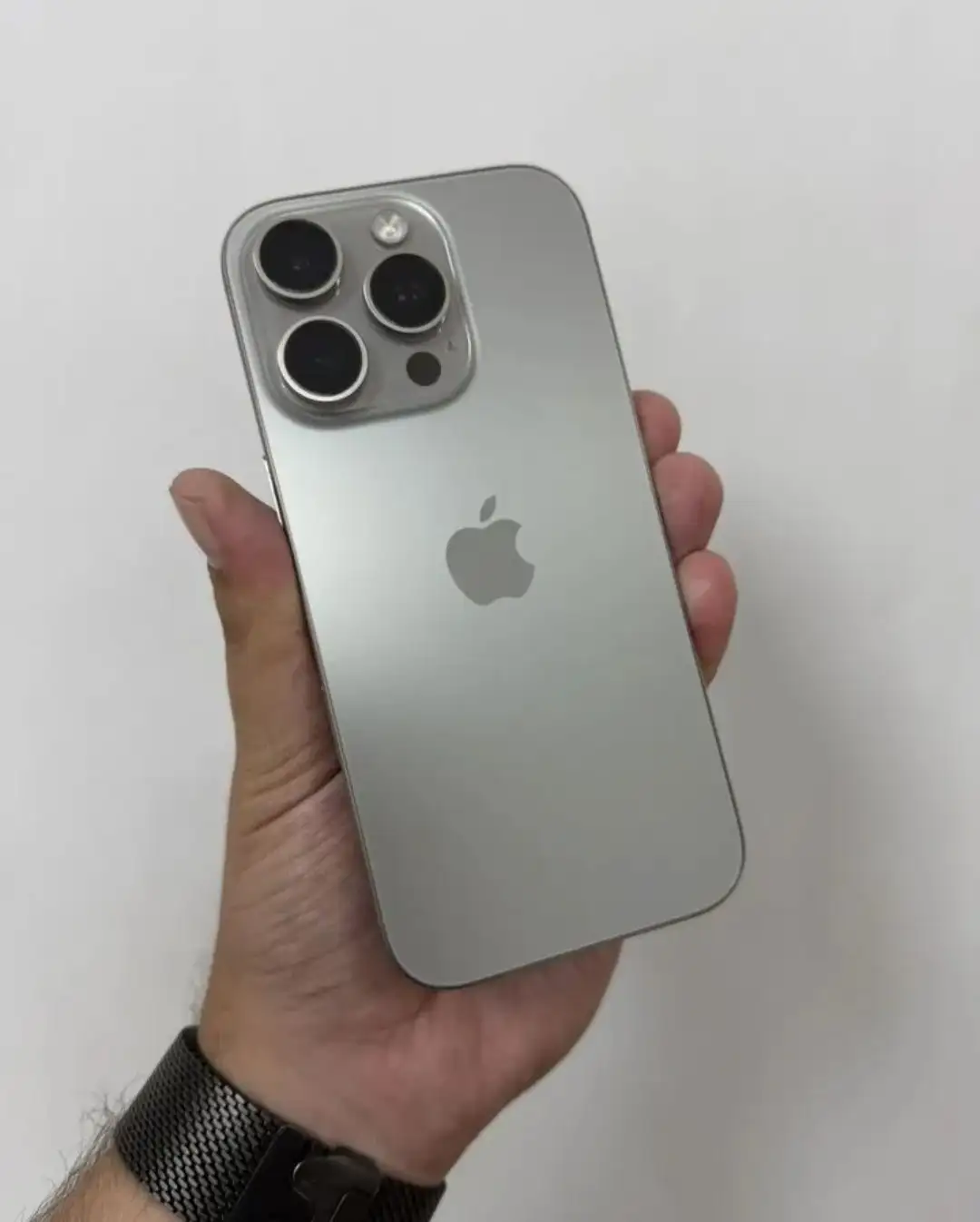 iPhone 16 Pro 128 ГБ - Смартфоны и гаджеты (Электроника) в Москва