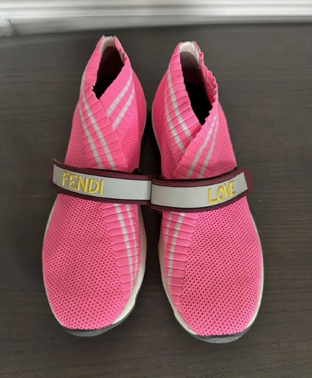 Новые кроссовки Fendi 39 размера - Обувь (Одежда) в Москва