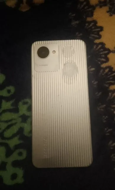 Продам Realme C30 2/32 с повреждениями - Барахолка в Москва
