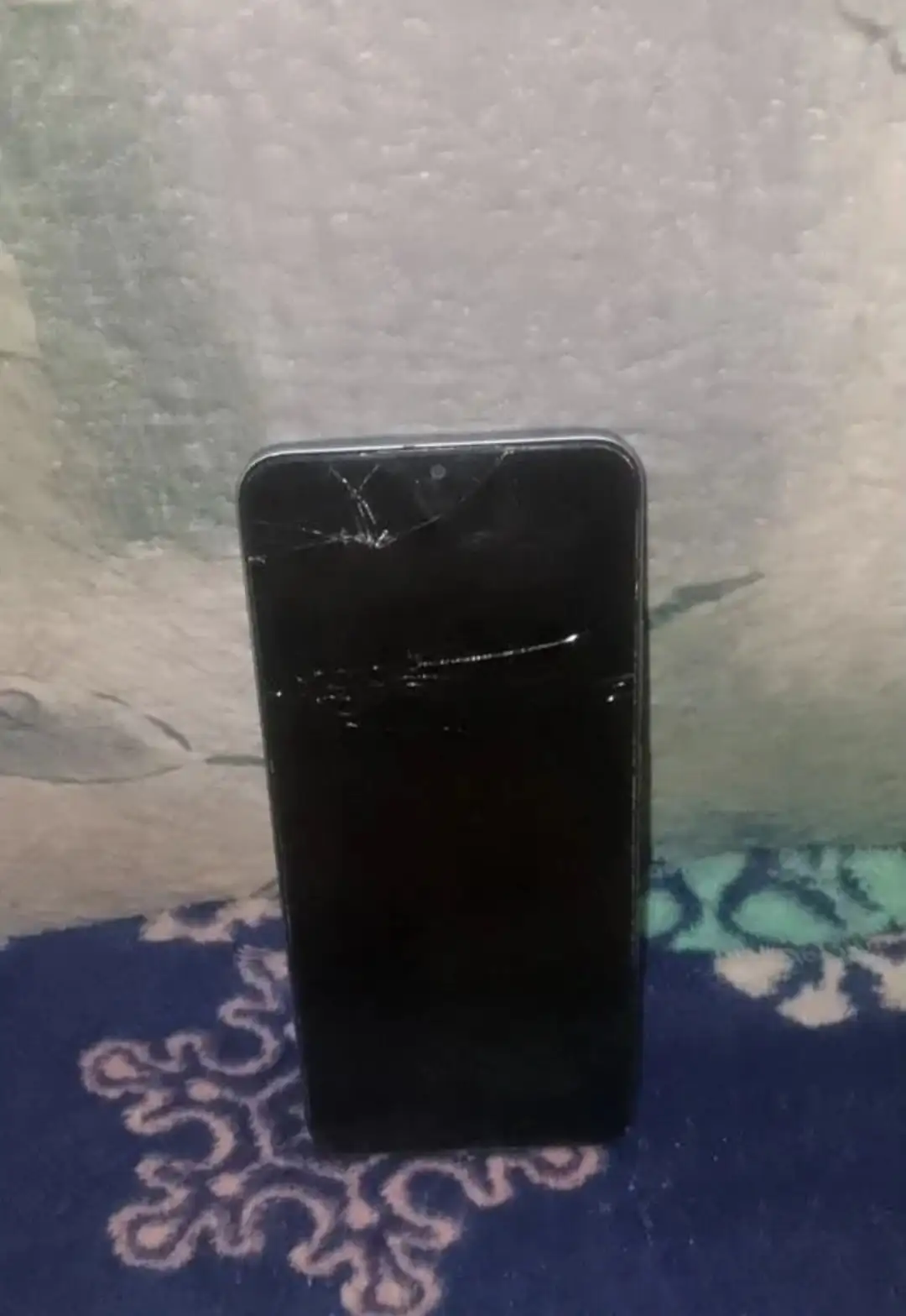 Продам Realme C30 2/32 с повреждениями - Смартфоны и гаджеты (Барахолка) в Москва