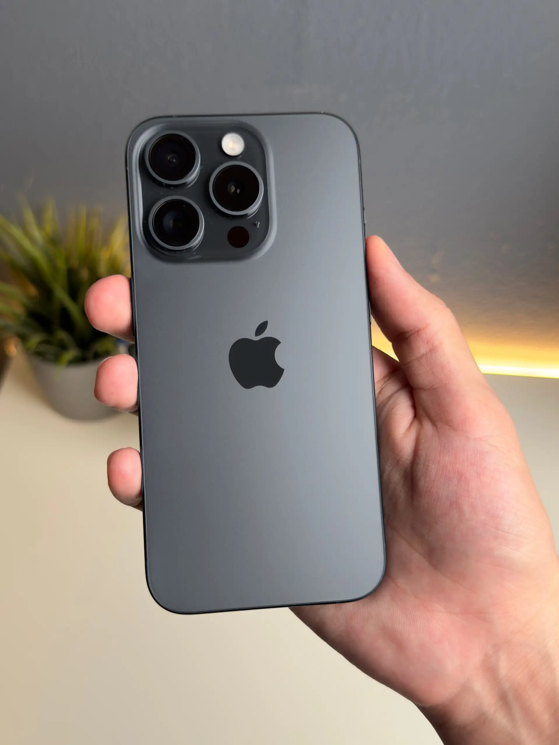 iPhone 16 Pro 512GB в отличном состоянии - Мобильные телефоны и аксессуары (Электроника) в Москва