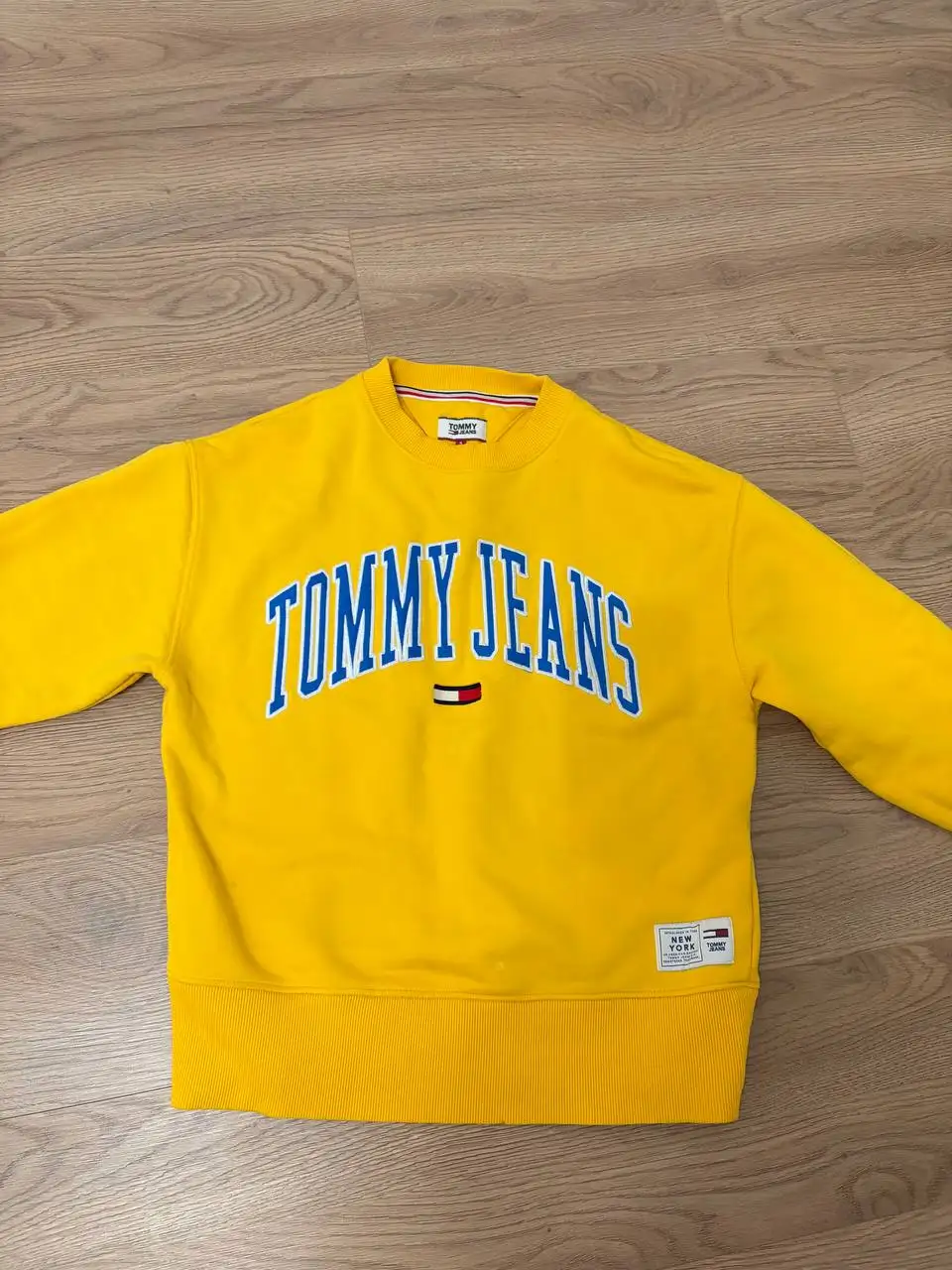 Продам свитшот Tommi Jeans - Верхняя одежда (Одежда) в Москва